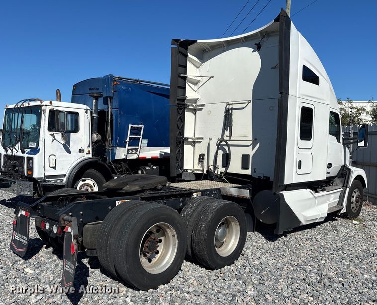 image for item YA1786 2023 Kenworth T680 semi truck
