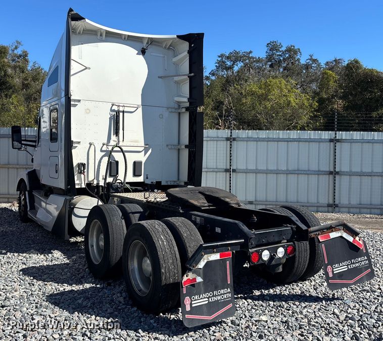 image for item YA1786 2023 Kenworth T680 semi truck