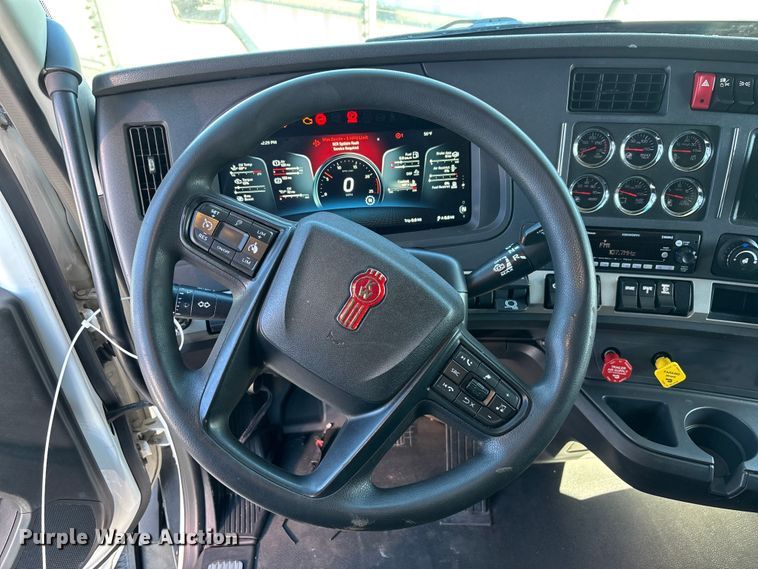 image for item YA1786 2023 Kenworth T680 semi truck