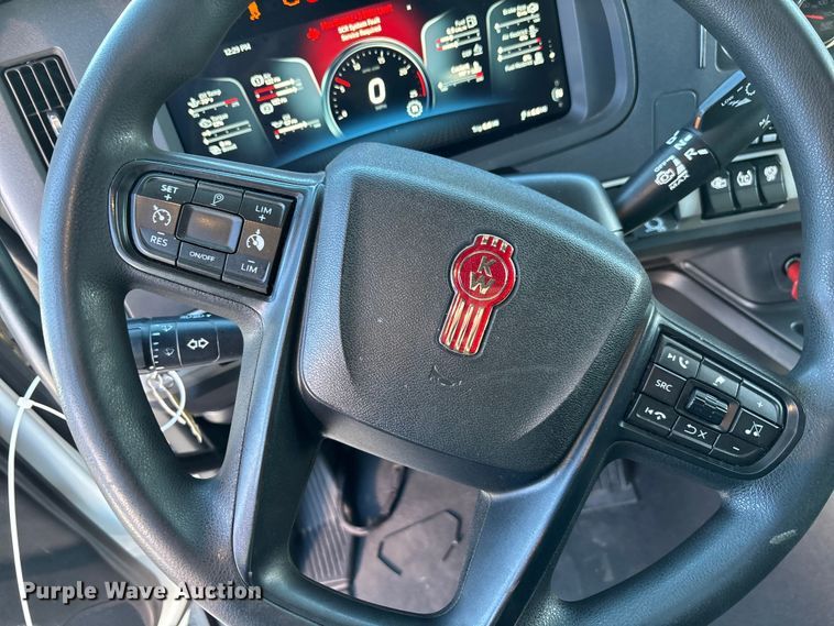 image for item YA1786 2023 Kenworth T680 semi truck