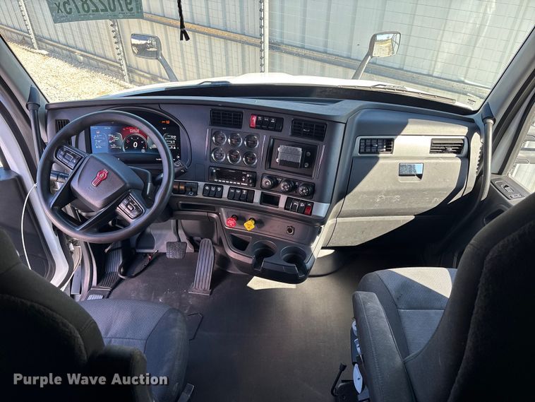 image for item YA1786 2023 Kenworth T680 semi truck