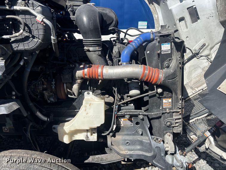 image for item YA1786 2023 Kenworth T680 semi truck