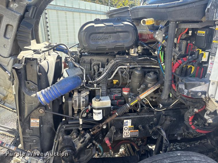 image for item YA1786 2023 Kenworth T680 semi truck