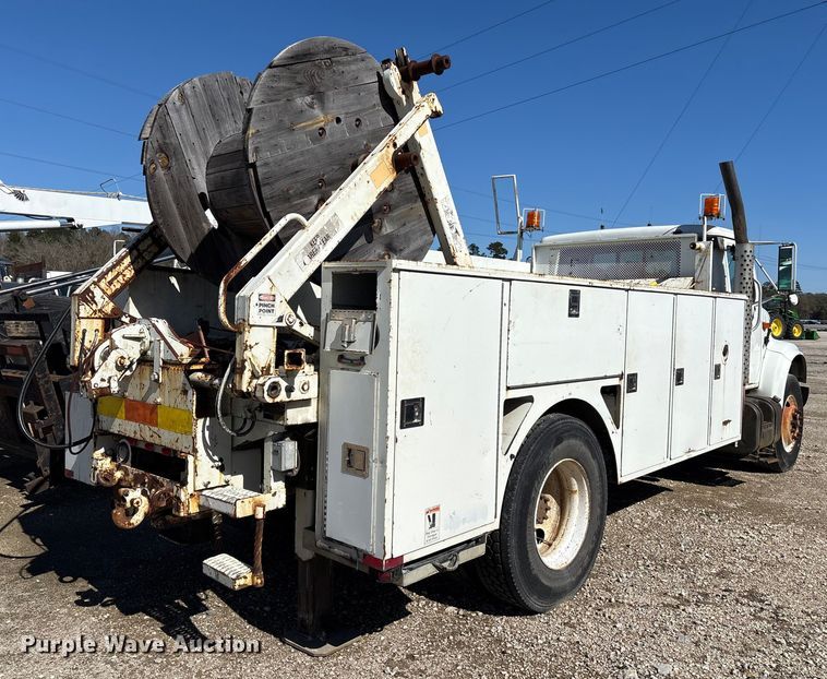 image for item YA1961 2001 International 4700 utilitiy / service truck with reel carrier