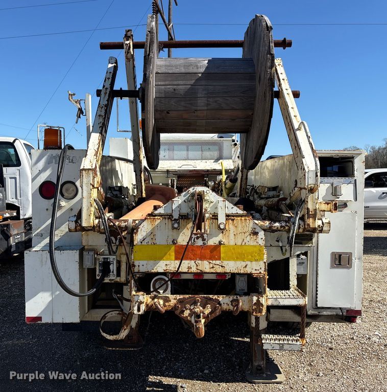 image for item YA1961 2001 International 4700 utilitiy / service truck with reel carrier
