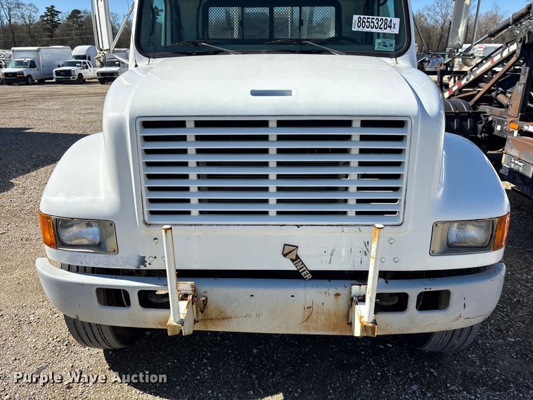 image for item YA1961 2001 International 4700 utilitiy / service truck with reel carrier