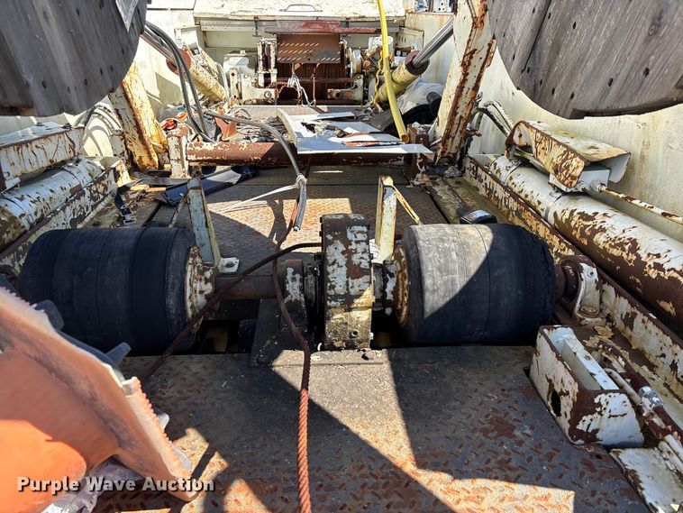 image for item YA1961 2001 International 4700 utilitiy / service truck with reel carrier