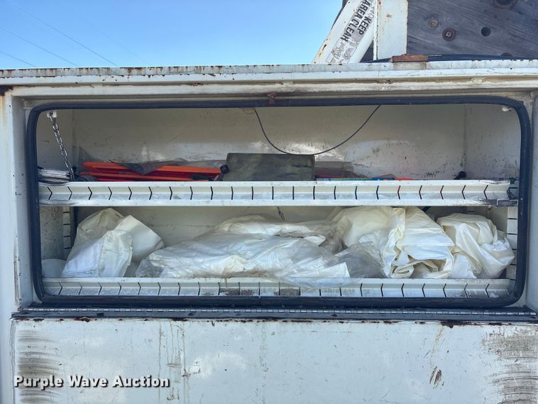 image for item YA1961 2001 International 4700 utilitiy / service truck with reel carrier