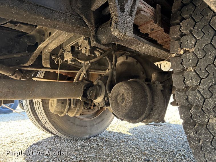 image for item YA1961 2001 International 4700 utilitiy / service truck with reel carrier