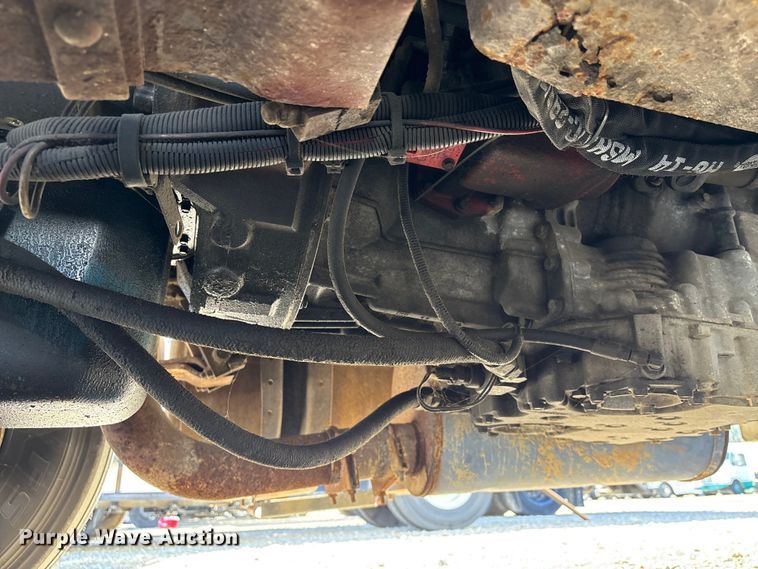 image for item YA1961 2001 International 4700 utilitiy / service truck with reel carrier