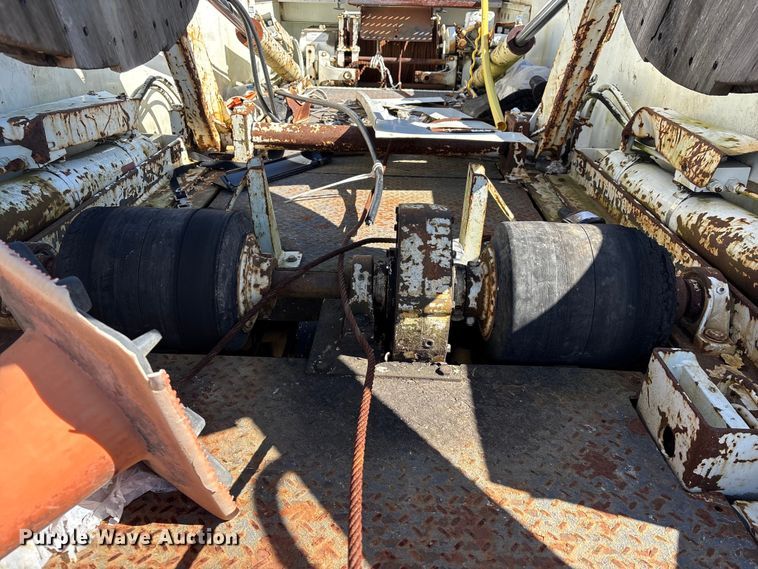 image for item YA1961 2001 International 4700 utilitiy / service truck with reel carrier
