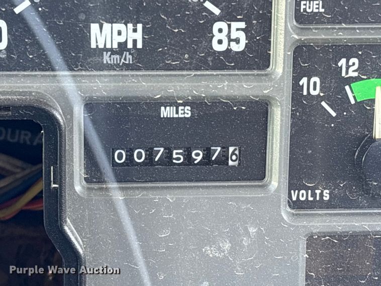 image for item YA1961 2001 International 4700 utilitiy / service truck with reel carrier