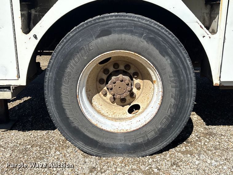 image for item YA1961 2001 International 4700 utilitiy / service truck with reel carrier