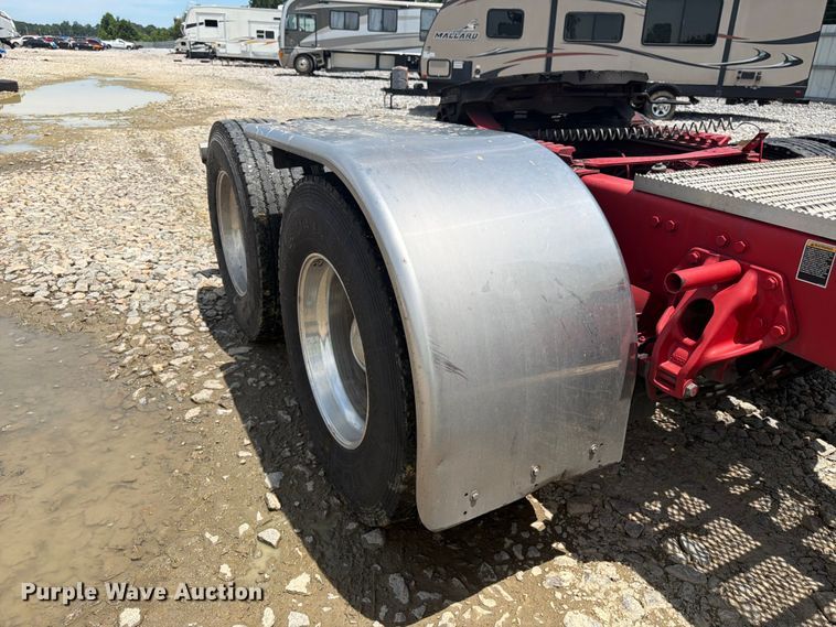 image for item YA2155 2021 Peterbilt 389 semi truck