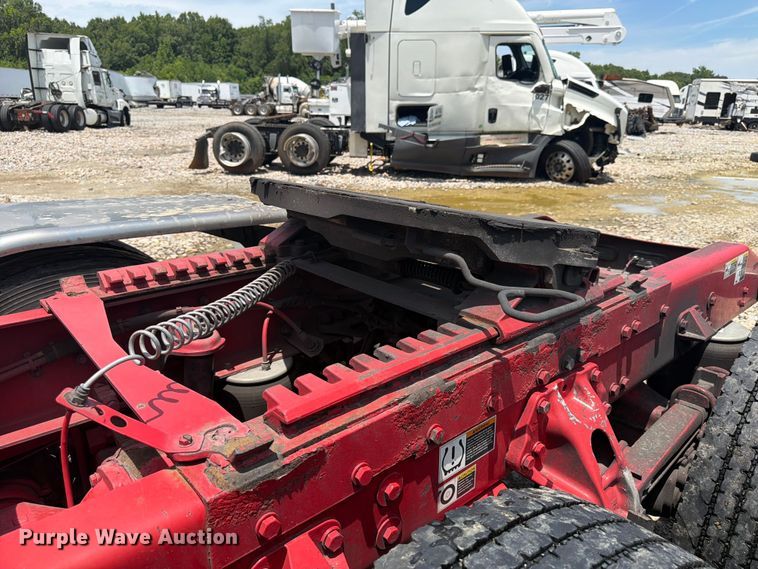 image for item YA2155 2021 Peterbilt 389 semi truck