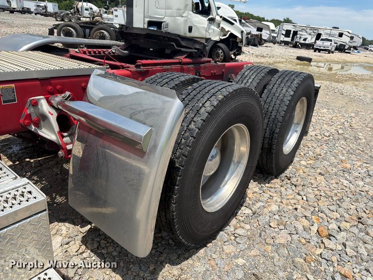 image for item YA2155 2021 Peterbilt 389 semi truck