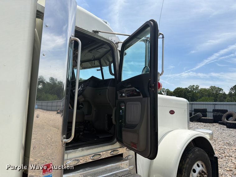 image for item YA2155 2021 Peterbilt 389 semi truck