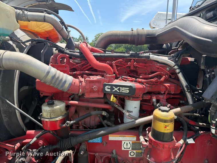 image for item YA2155 2021 Peterbilt 389 semi truck