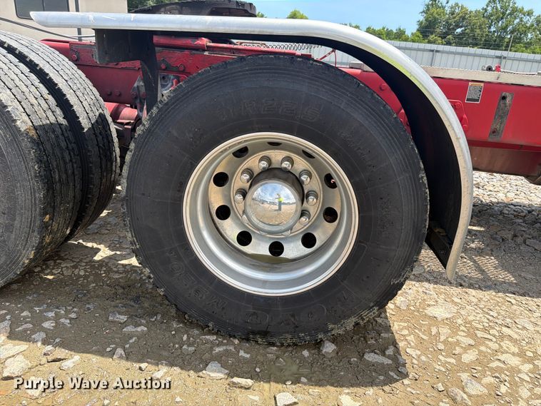 image for item YA2155 2021 Peterbilt 389 semi truck