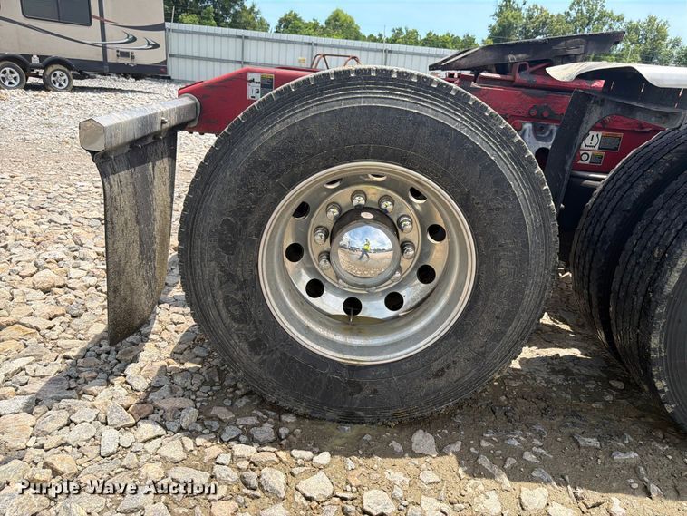 image for item YA2155 2021 Peterbilt 389 semi truck