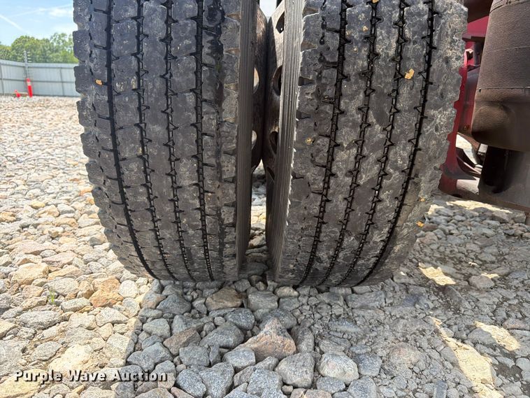 image for item YA2155 2021 Peterbilt 389 semi truck