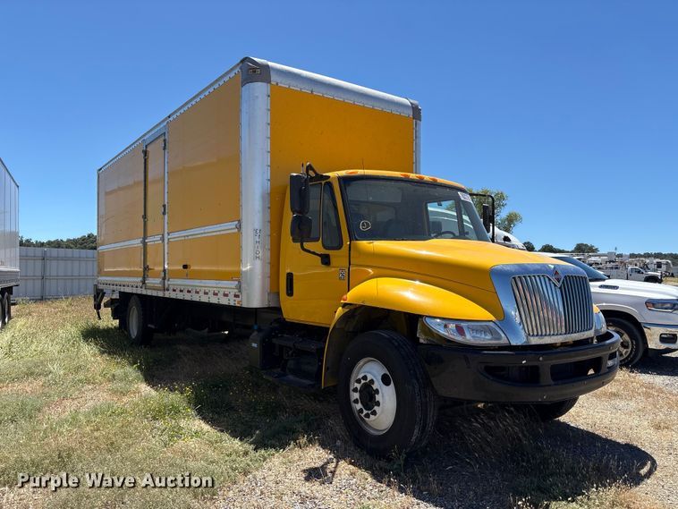 image for item YA2223 2019 International 4300 box truck