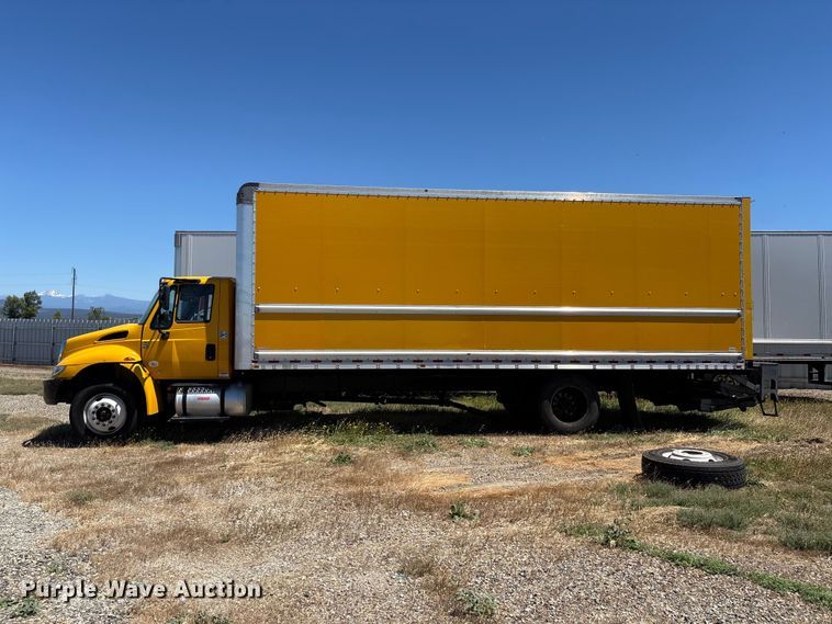 image for item YA2223 2019 International 4300 box truck