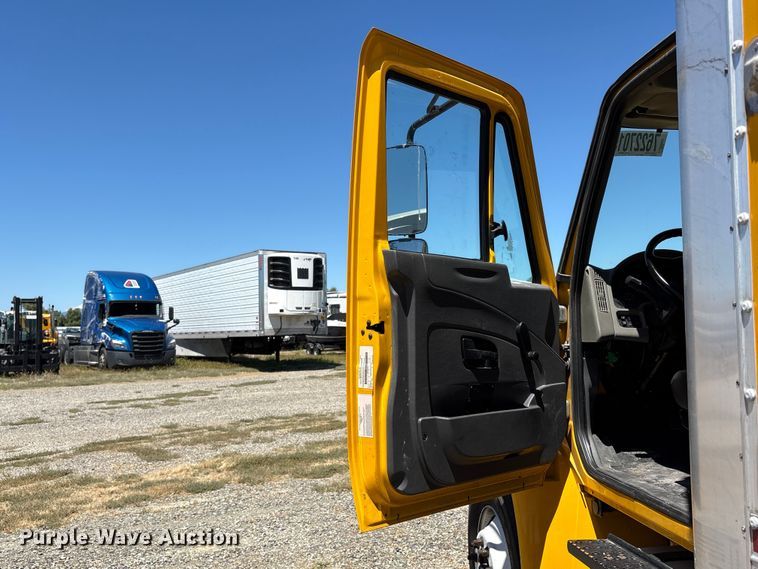 image for item YA2223 2019 International 4300 box truck