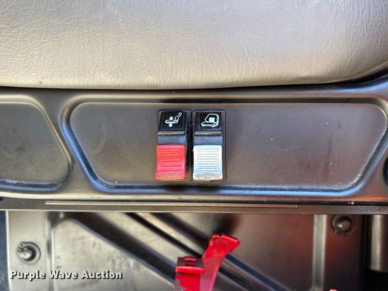 image for item YA2223 2019 International 4300 box truck