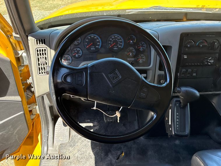 image for item YA2223 2019 International 4300 box truck