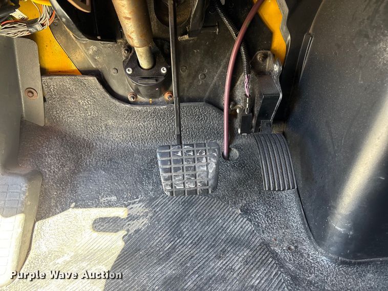 image for item YA2223 2019 International 4300 box truck