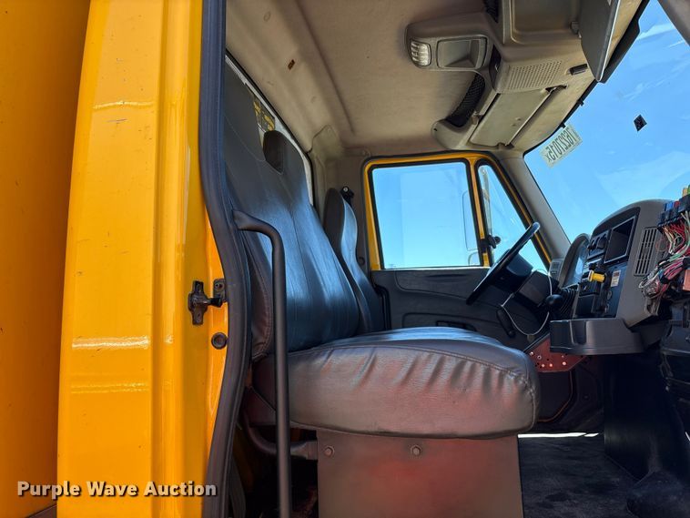 image for item YA2223 2019 International 4300 box truck