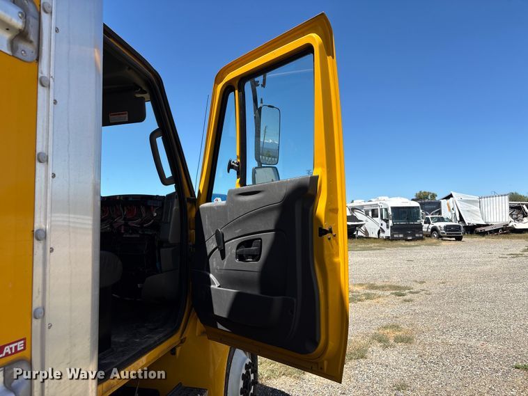 image for item YA2223 2019 International 4300 box truck