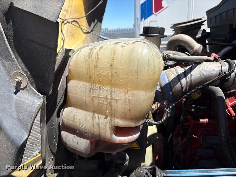 image for item YA2223 2019 International 4300 box truck