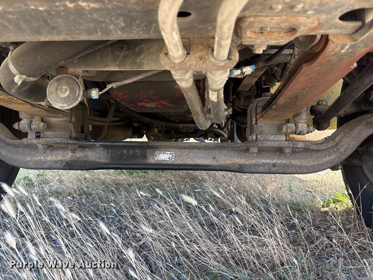 image for item YA2223 2019 International 4300 box truck