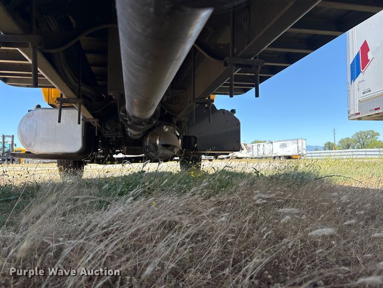 image for item YA2223 2019 International 4300 box truck