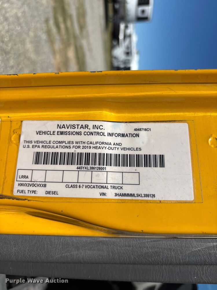 image for item YA2223 2019 International 4300 box truck