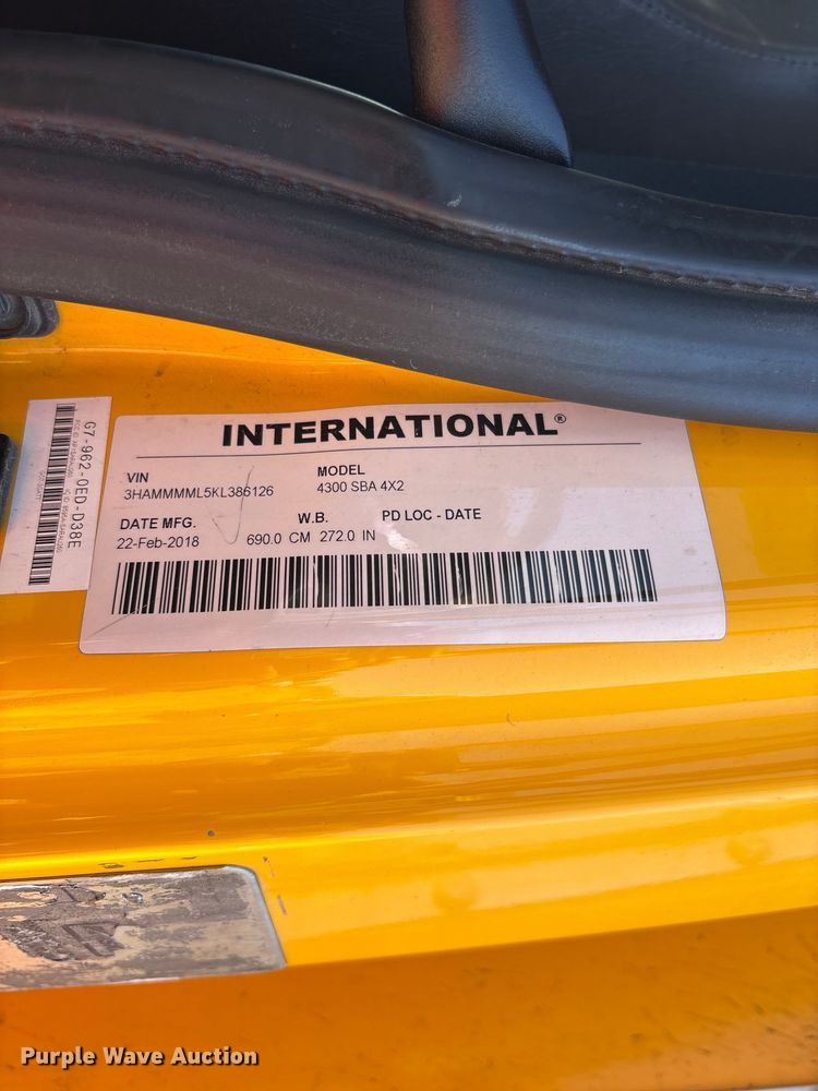 image for item YA2223 2019 International 4300 box truck