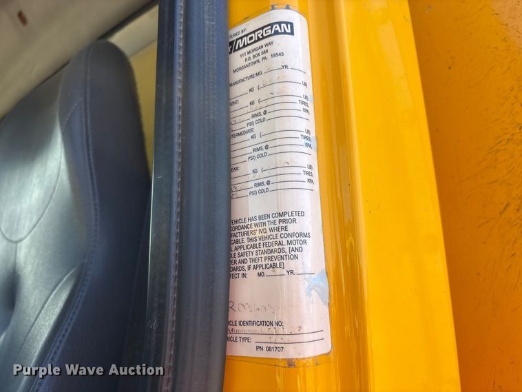 image for item YA2223 2019 International 4300 box truck