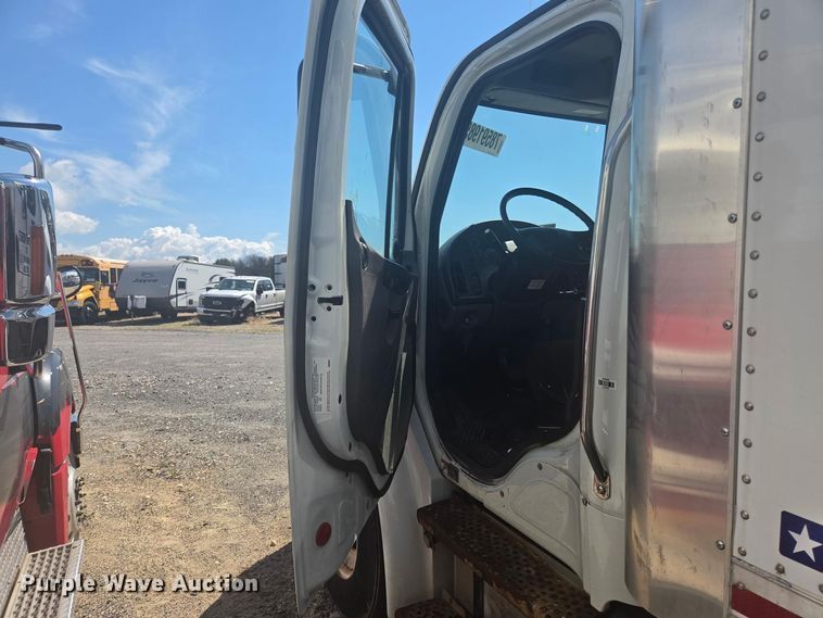 image for item YA2610 2020 Freightliner Business Class M2 box truck