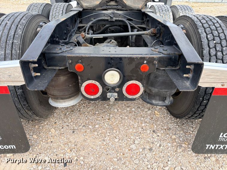 image for item YA2787 2019 Freightliner Cascadia semi truck