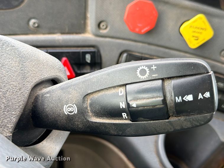 image for item YA2787 2019 Freightliner Cascadia semi truck