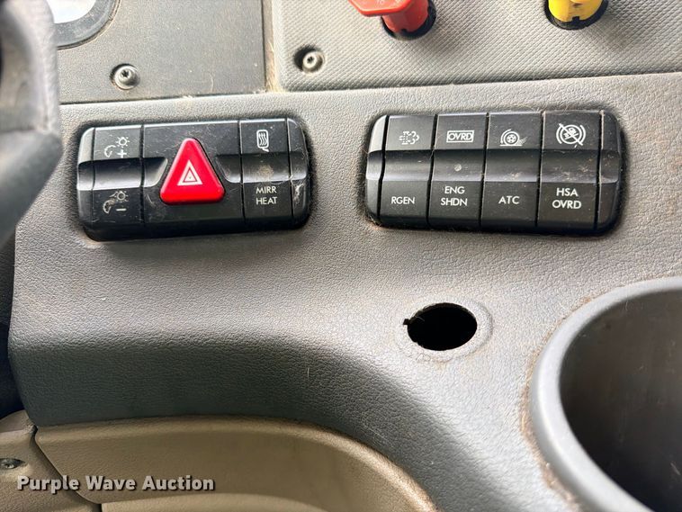 image for item YA2787 2019 Freightliner Cascadia semi truck
