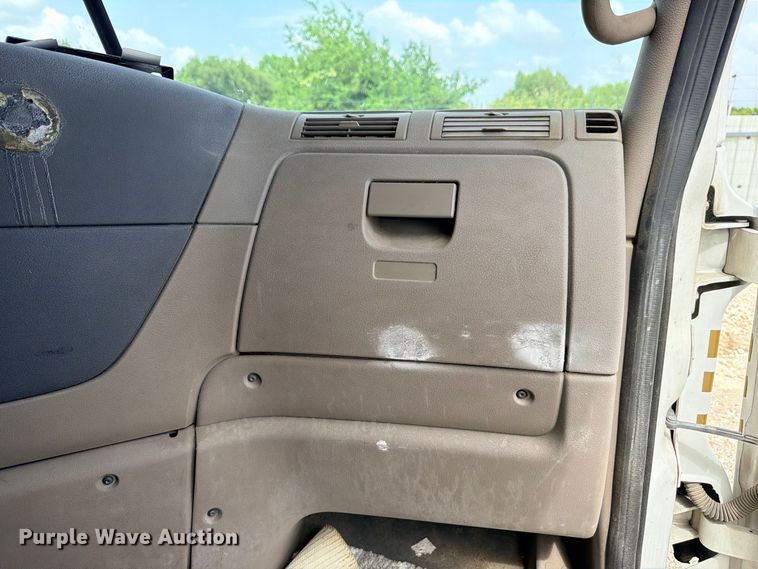 image for item YA2787 2019 Freightliner Cascadia semi truck