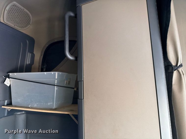 image for item YA2787 2019 Freightliner Cascadia semi truck