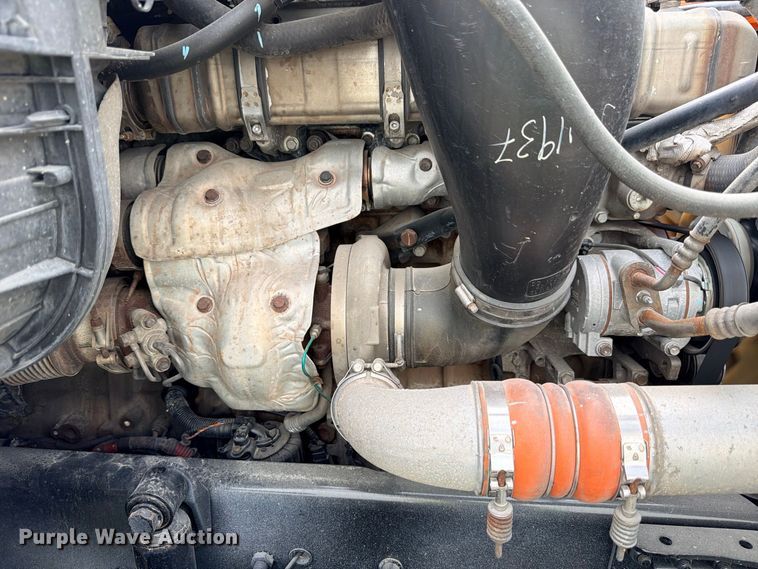 image for item YA2787 2019 Freightliner Cascadia semi truck