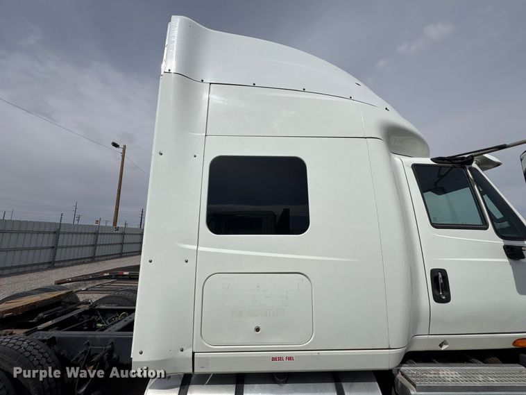 image for item YA2898 2016 International LF687 semi truck