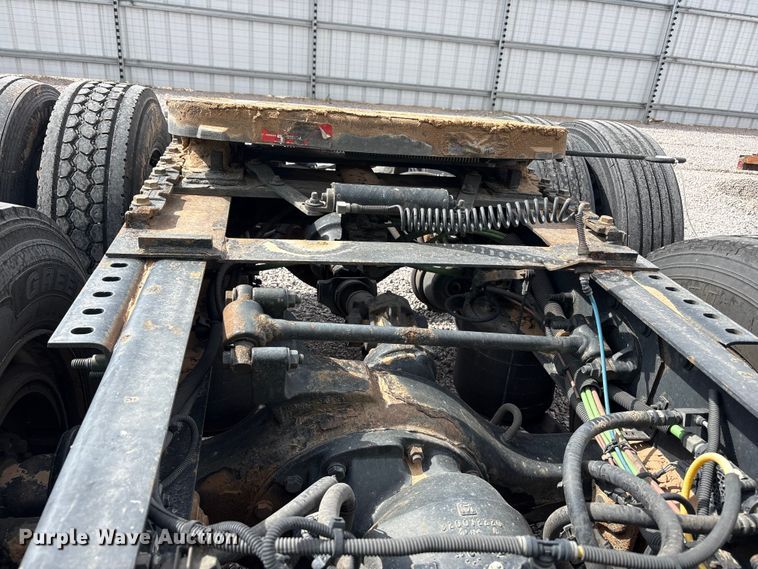 image for item YA2898 2016 International LF687 semi truck