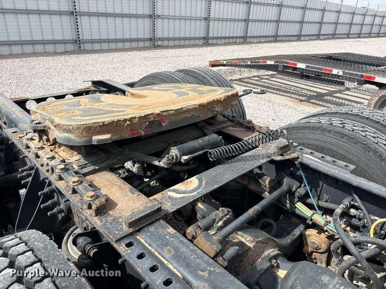 image for item YA2898 2016 International LF687 semi truck