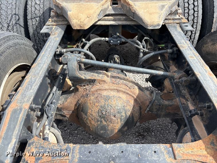 image for item YA2898 2016 International LF687 semi truck